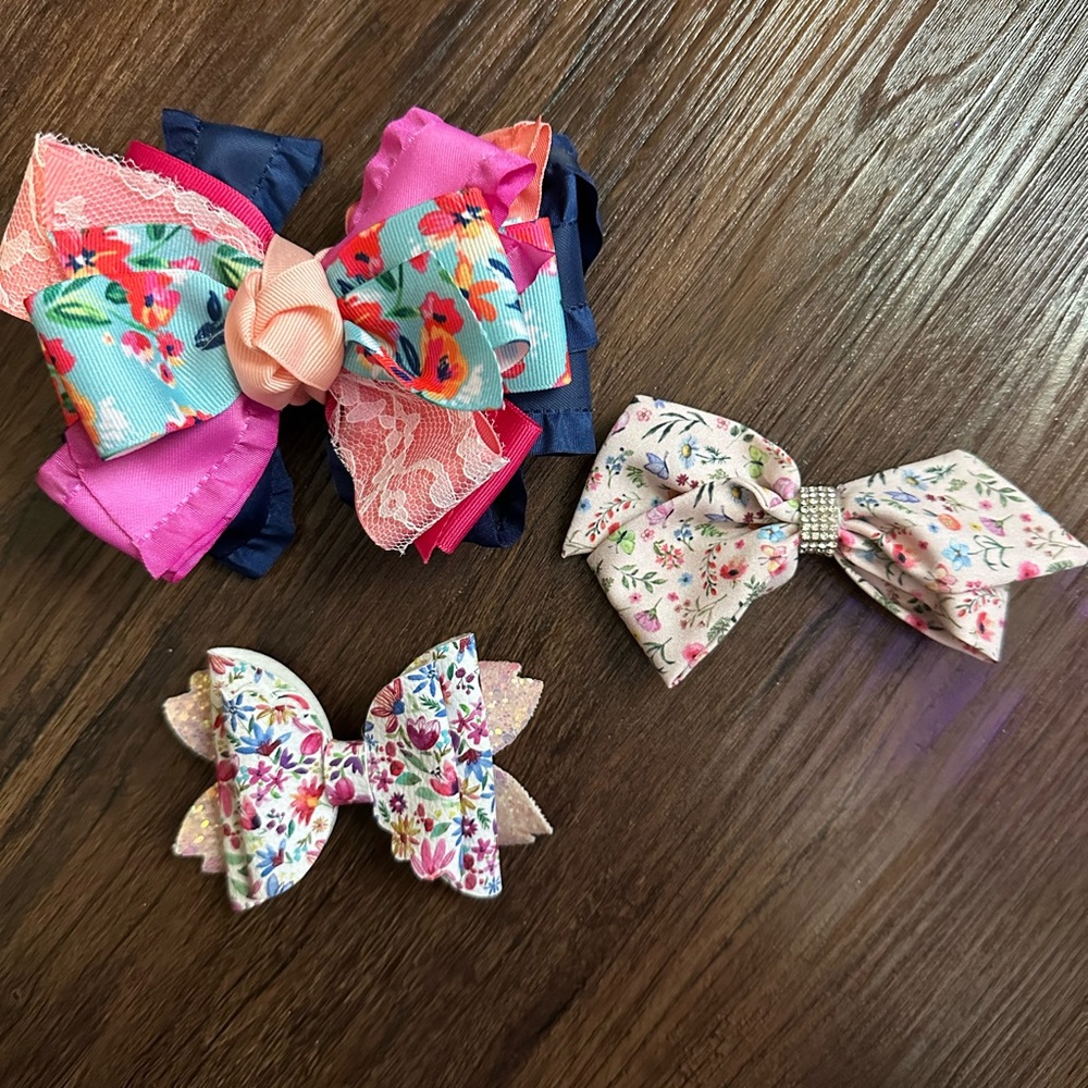 Girls Aligator Clip Bows Multicolored Floral Prints